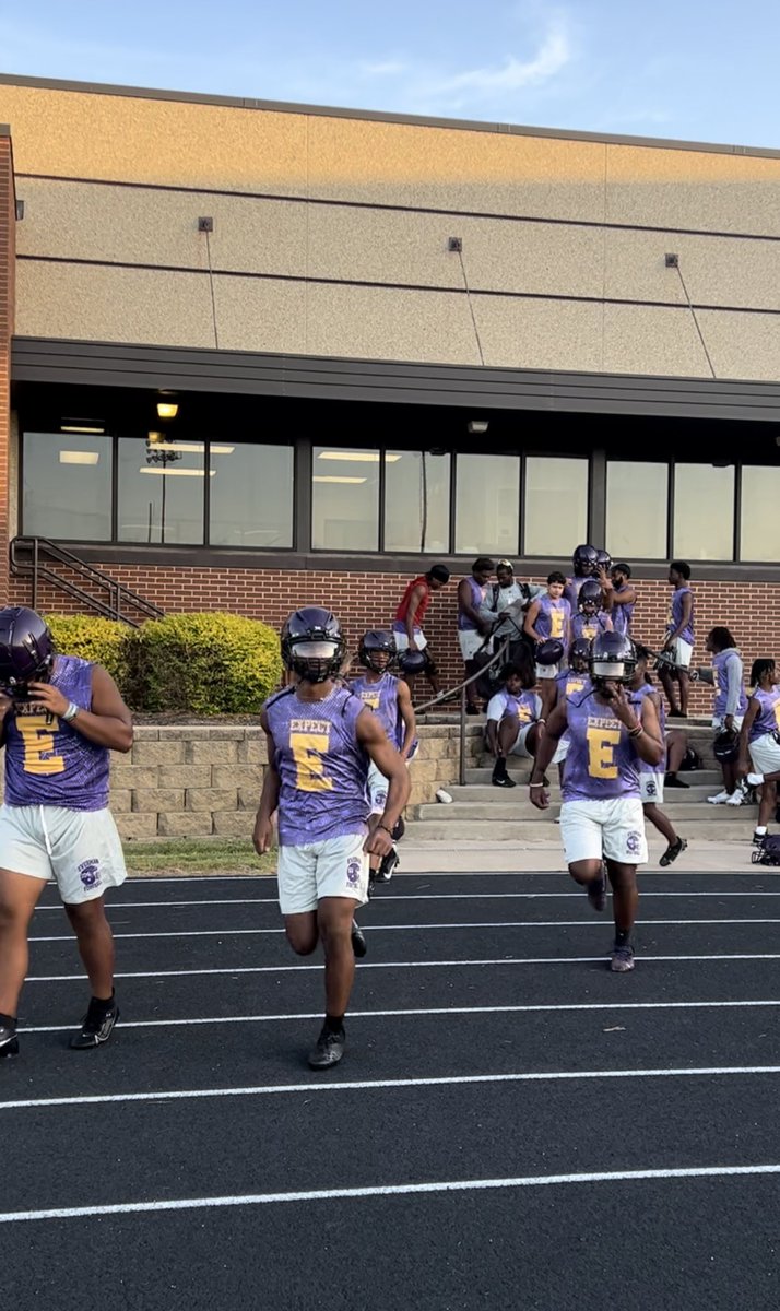 Everman Athletics (@evermanathleti1) on Twitter photo Great start to the first day of a great season! Good luck this year Bulldogs! 💜 <a href="/EvermanVBall/">Everman Volleyball</a> <a href="/FootballEverman/">Everman Football</a> Great start to the first day of a great season! Good luck this year Bulldogs! 💜 <a href="/EvermanVBall/">Everman Volleyball</a> <a href="/FootballEverman/">Everman Football</a>