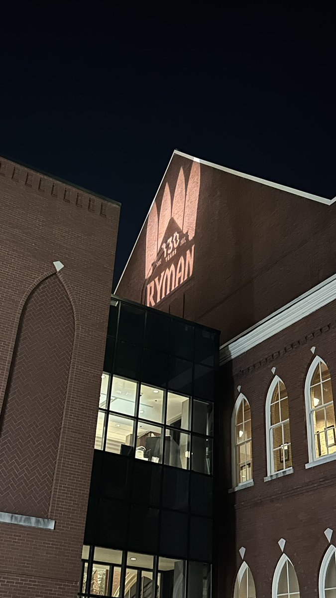 LovesMEmoore's tweet photo. @tracykate24 @metheridge @theryman We love fulfilling our “bucket list” with y’all! Ryman in Nashville ✔️ 🤩🎼🎤🫶#spreadthepeace @JersyGirlLuvsME https://t.co/kF5i7zERio