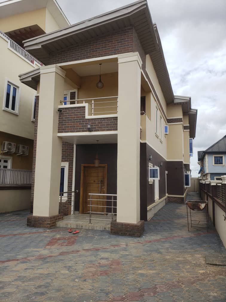 stagemill's tweet photo. FOR SALE 
Description: Modern 4Bedroom Duplex.
Furnished.
CCTV camera.   
Location: Secured Estate in Ipaja, Ayobo. Lagos   
Land Size: Half Plot 
Price: 80m slightly negotiable    
For Enquiry: 07063971309
#housingmarket https://t.co/5Au8Snkjqz