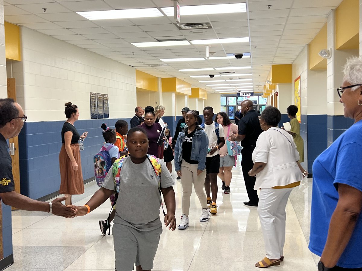 JWRiley43's tweet photo. Welcoming scholars #BacktoSchool with the support of the #CP43 Community partners and @100BlackMenIndy.ποΈ
JWR is moving #OnwardandUpward
Congratulations to our 43rd car rider family on winning a #giftcard courtesy of #CP43! @IPSSchools @AleesiaLJohnson @Erob624 #PrincipalSam https://t.co/HKs7gSItjI