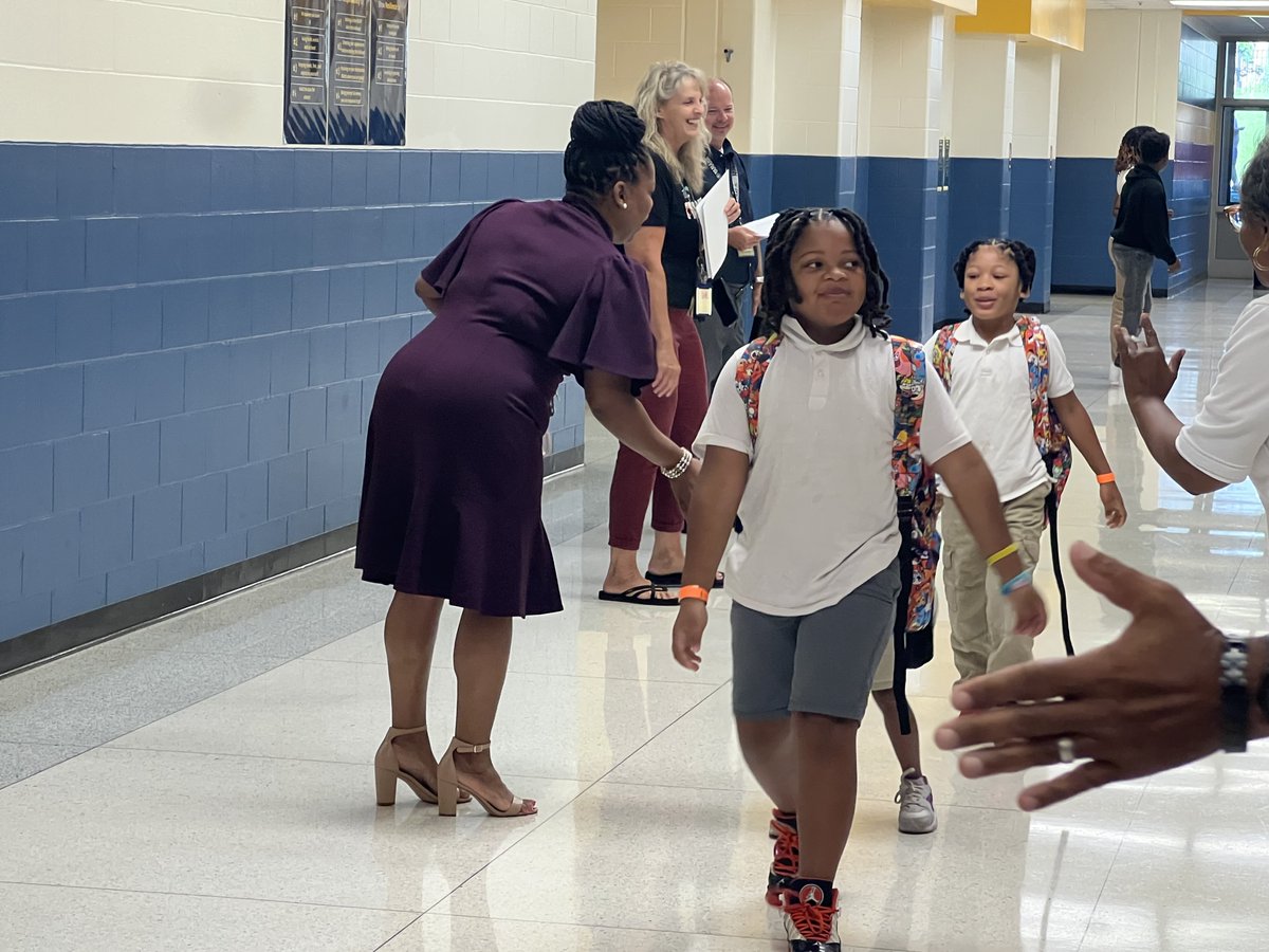JWRiley43's tweet photo. Welcoming scholars #BacktoSchool with the support of the #CP43 Community partners and @100BlackMenIndy.ποΈ
JWR is moving #OnwardandUpward
Congratulations to our 43rd car rider family on winning a #giftcard courtesy of #CP43! @IPSSchools @AleesiaLJohnson @Erob624 #PrincipalSam https://t.co/HKs7gSItjI