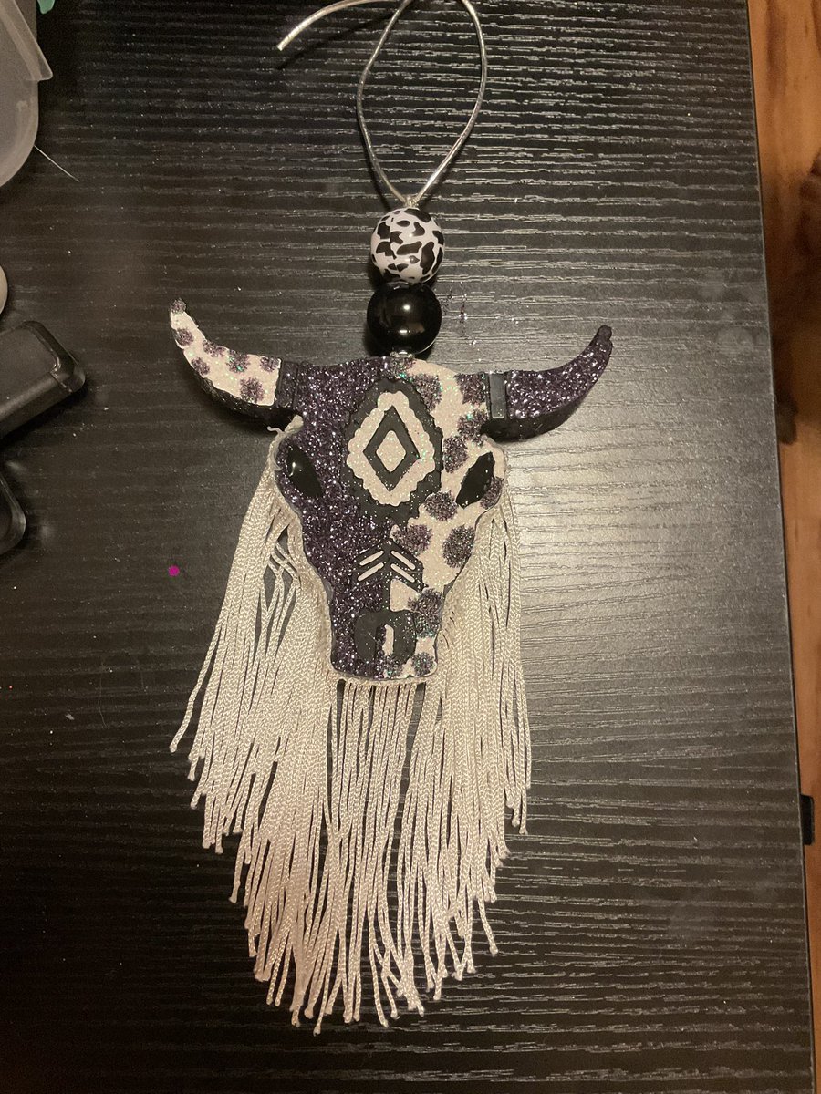 CarissaSumners's tweet photo. If you love to support small business… you should support mine!! Sunset scents on Facebook! I make car freshies and car diffusers!! Here are som examples! I’m based out Hawai’i but I do shipping to!! #supportsmallbusiness #SmallBusiness #supportlocalbusiness #SmallBiz https://t.co/Z2CDstTfE0