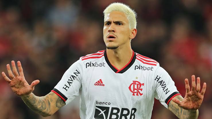 Markinhos_Vel's tweet photo. Cenário ideal pro Corinthians 

➡️ Mantém Roger Guedes e Yuri, e traz Alexis Sanchez e Pedro

Porém, como o @duiliomalves não quer saber de elenco forte e é um presidente lixo, o Pedro só vem se vender o Yuri e o Sanchez só vem se vender o Guedes. https://t.co/8Ux06Ewceo