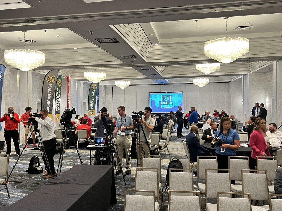 What football media day looks like from the other side of the lens. #gliacfootball #WhereChampionsCompete
@GLIACsports