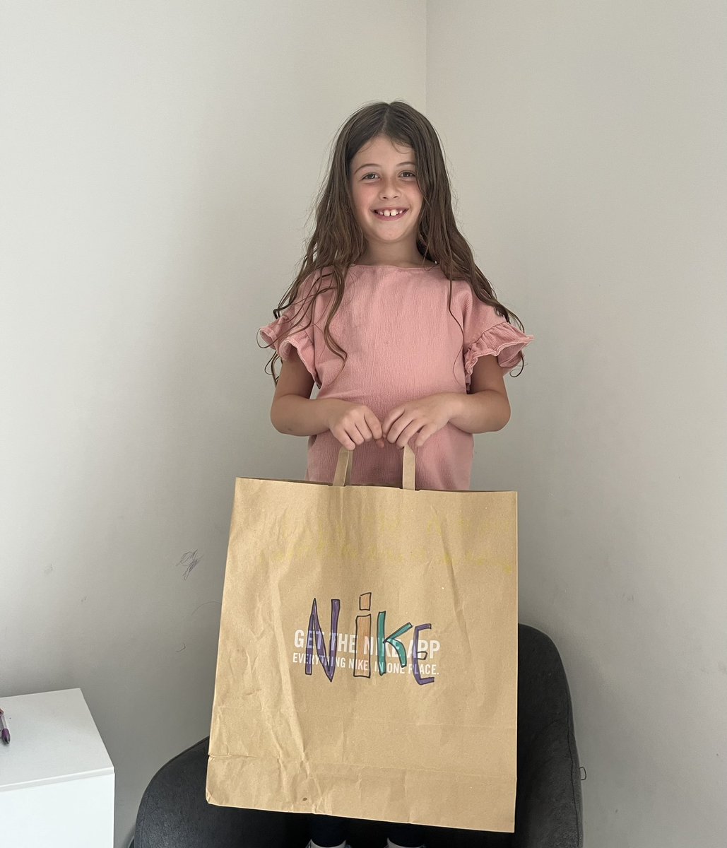 _timlowe's tweet image. Tilly decided to redesign the bag as it ‘looked boring’ 😂 
What you saying Nike?  @nike @nikestore @NikeStore_UK