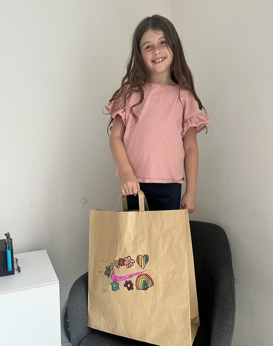 _timlowe's tweet image. Tilly decided to redesign the bag as it ‘looked boring’ 😂 
What you saying Nike?  @nike @nikestore @NikeStore_UK