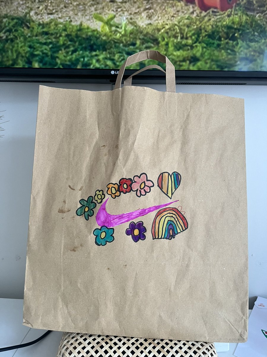 _timlowe's tweet image. Tilly decided to redesign the bag as it ‘looked boring’ 😂 
What you saying Nike?  @nike @nikestore @NikeStore_UK