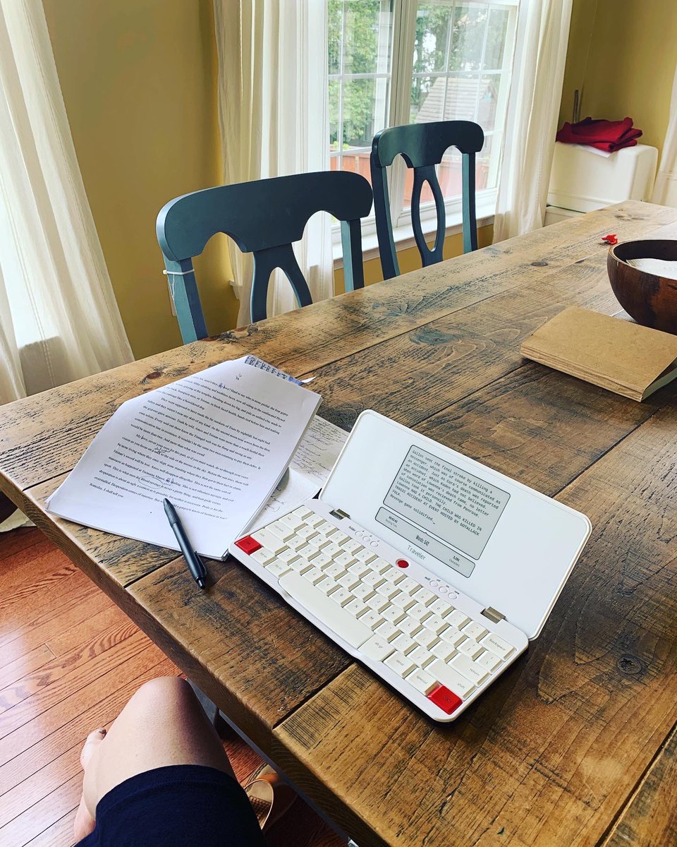 FishburneRauh's tweet photo. My dining room is a #mood today. Yet…I’m writing in the kitchen. @getfreewrite #makeamealofit #antique #oldisgood #historicalscifi #wordcountgoals #freewritefan #amwriting #draft #freewritetraveler #eatnow #editlater https://t.co/gjlhMsqgzn