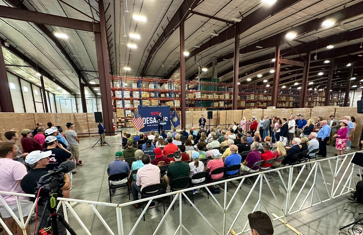 RaheemKassam's tweet image. A tale of two campaigns.