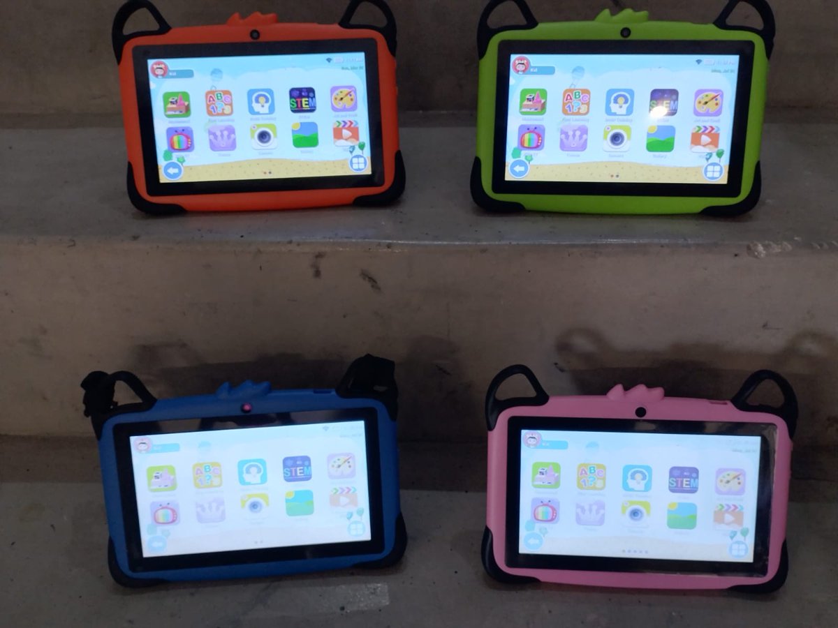 This week we giving out another Tablet brought to you by gelezatech.com

All you have to do is follow <a href="/kgopab/">Mr Geleza</a> take a screenshot comment on this tweet with the Tablet picture of the color you would like 

The Comment with the most Likes and Retweets wins 

Goodluck🔥