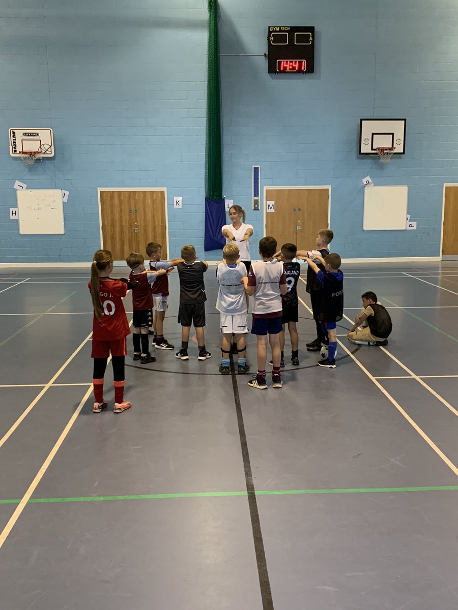 FFCoaching2's tweet photo. Another successful day to start week 2 off! 

Loads of fun and plenty of smiles on faces😁

Let’s make tomorrow even better! Book your place through the link in our bio⚽️⚽️

#frontfootcoaching #stafforshire #week2 #football #summercamp https://t.co/A1EmniiJ72