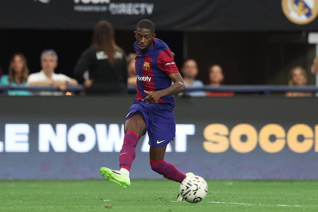 They are not going down without a fight! FC Barcelona are reportedly prepared 'to go to war' with Paris Saint-Germain over their pursuit of star attacker Ousmane Dembele. 😬 More here! ▶️ tinyurl.com/yzmczenu