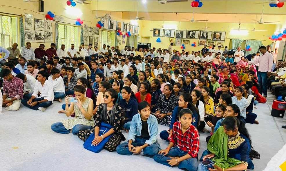 गुर्जर कर्मचारी व अधिकारी कल्याण परिषद द्वारा गुर्जर प्रतिभाओं का सम्मान किया गया इसके लिए GKAP की पूरी प्रदेश और जोधपुर टीम को बहुत बहुत हार्दिक शुभकामनाएं व धन्यवाद