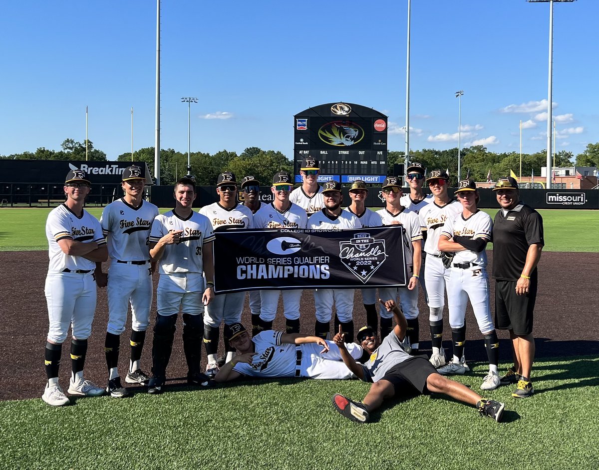 Row_Christensen's tweet photo. Another great weekend in Columbia, MO!
@5StarArkansas - Garza went 4-0 to win the @BUSShowcase -SEC Classic!
.750 Avg.
.846 OBP
2.221 OPS
3-1B; 1-2B; 2-3B
50% CS
2 Backpicks
Tournament MVP
@CoachGarza5Star @bhstigerbasebal @QrRecruiter 

Weekend Video:
https://t.co/zNHzQoYa2y https://t.co/aZlG1ZRAA5