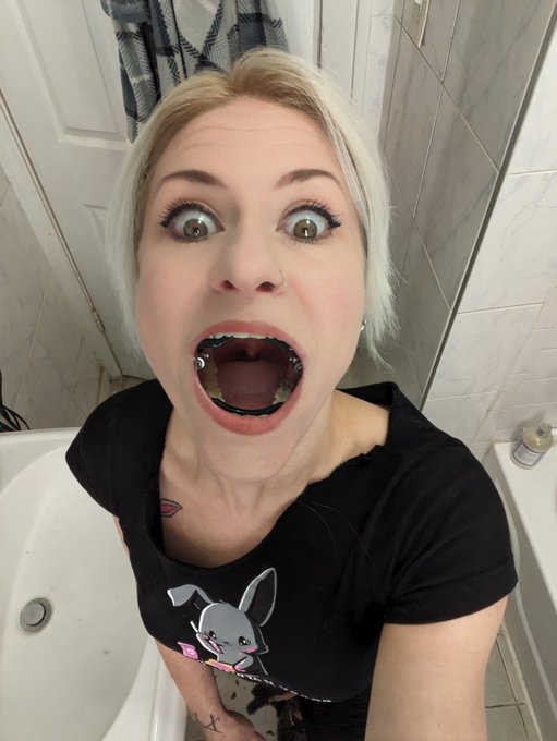 My open mouth gag came in!! &hearts;️🤤🤤 https://t.co/CMqZTUKi8N