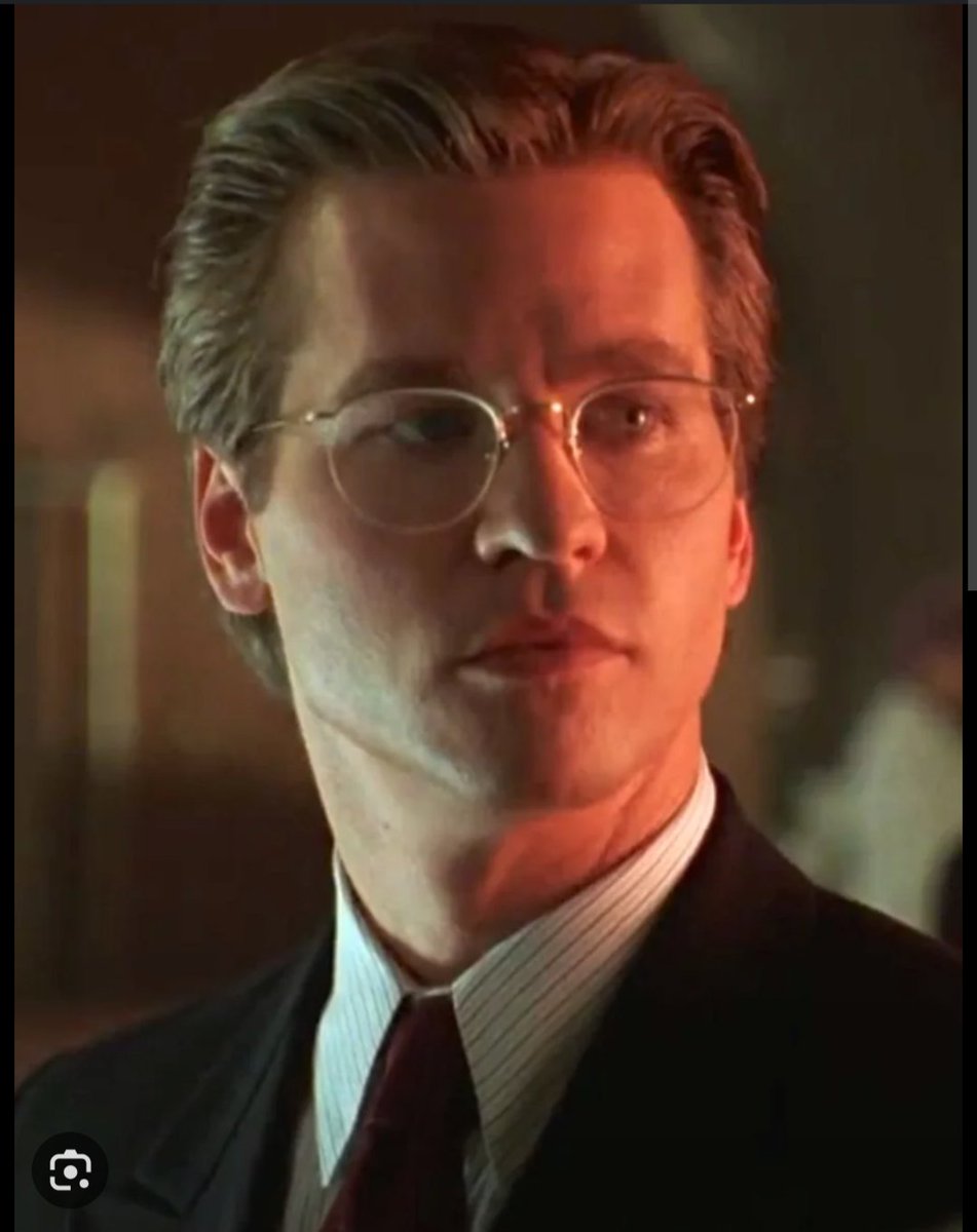 tunabellgrande's tweet photo. @blankcheckpod I had to keep convincing myself that it wasn't Val Klimer Bruce Wayne https://t.co/Etop4yT9Di