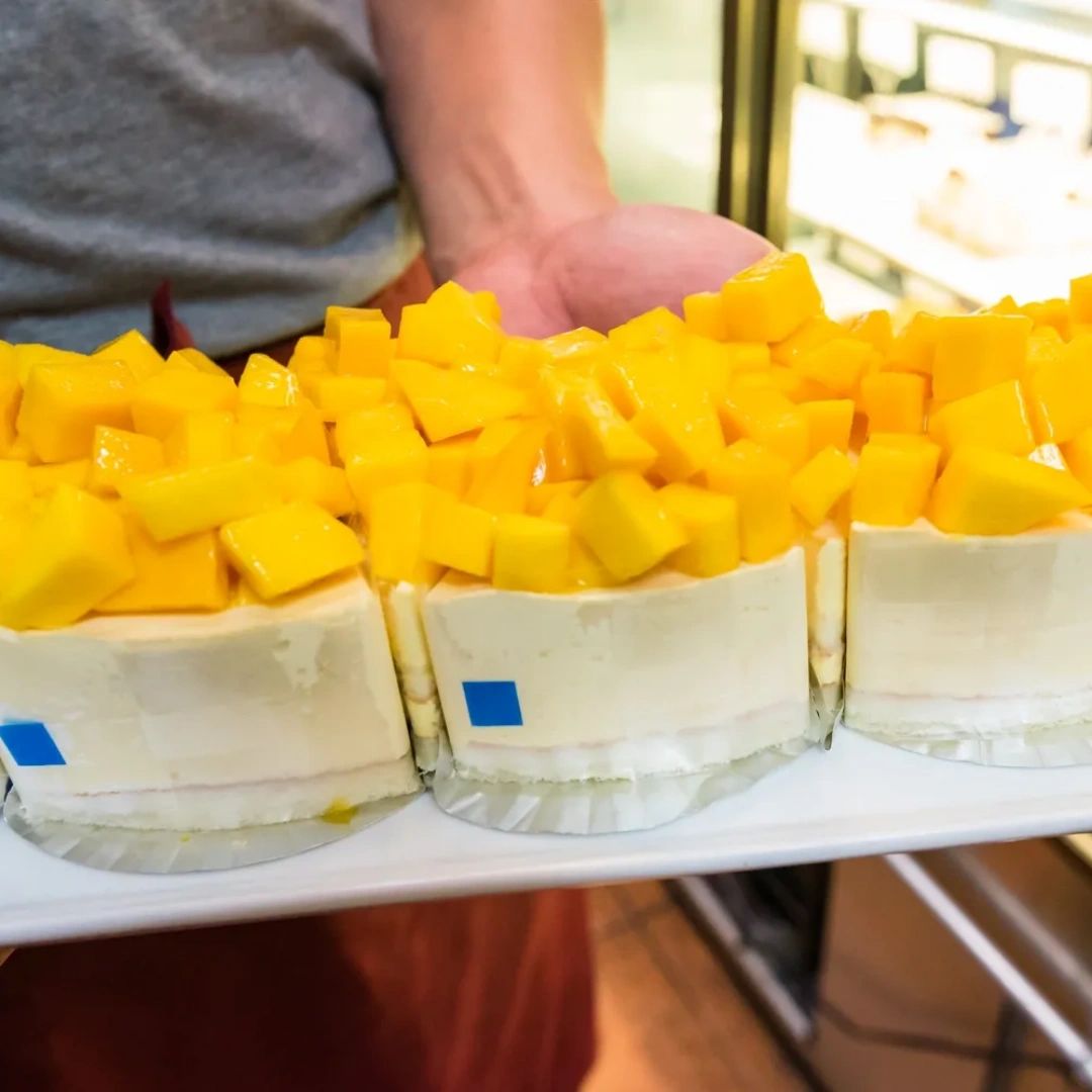 breadcorner2009's tweet image. An order of our mango mousse is sure to make your Monday less mundane. #BreadCorner