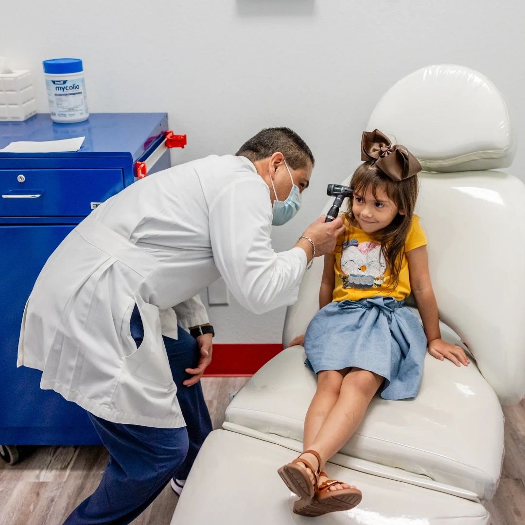 docaid_laredo's tweet photo. Fall is fast approaching, #Laredo, so don't put off your child's comprehensive physical at Doc-Aid. Our convenient evening and weekend hours make it easy to fit in appointments around your busy schedules! https://t.co/pvq308YYLG