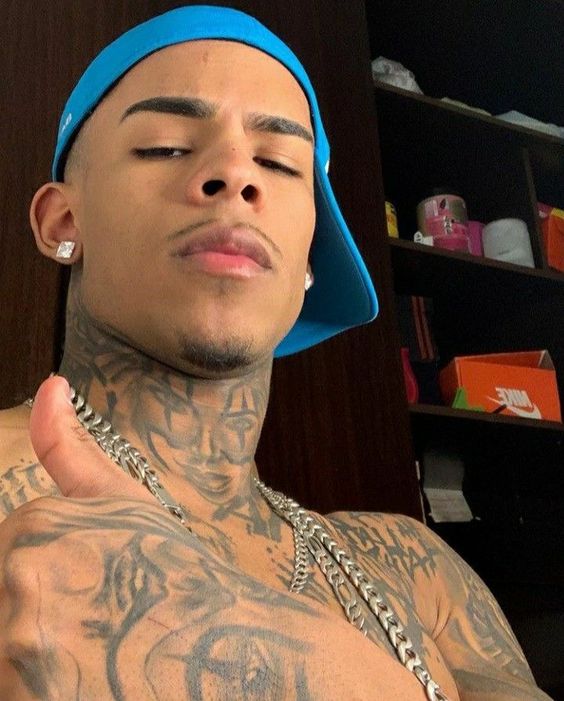 CarolannCl62302's tweet photo. Come with papi... https://t.co/IHYzxEBlKD