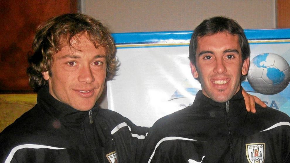 No todo final es triste!Mucho menos cuando se termina una brillante carrera como la tuya <a href="/diegogodin/">Diego Godín</a>,que te permitirá eternamente mirar hacia atrás con orgullo,mismo orgullo que sentimos todos tus  compañeros  por cómo nos representaste en el Mundo y principalmente con la Celeste