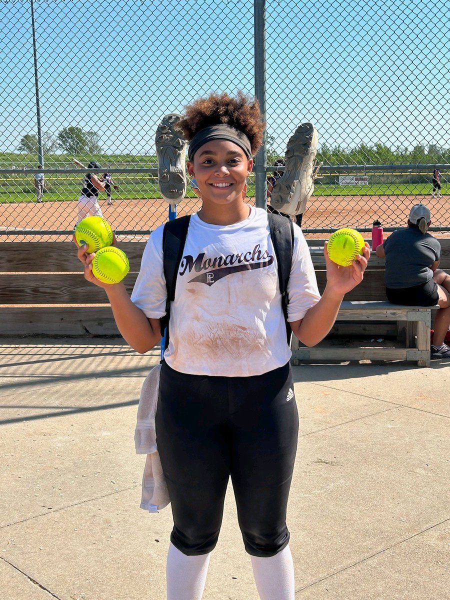 corryn_estelle's tweet photo. Great time at Freshman State! Hit 3 bombs! 💣  Thanks to my great Coaches~Avery, Mo, and Eden! @papiosoftball @averykwolfe @Mobyrd2 @EdenFord6 @RynoNeelio https://t.co/iyOKqIdUvb