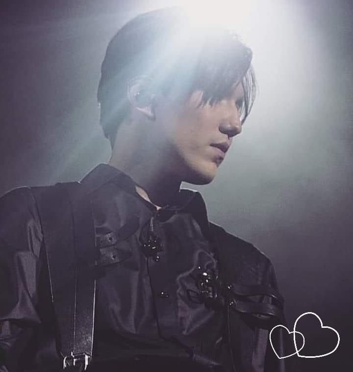 lunatica_dears's tweet photo. @Lnda1904 WAITING FOR WEEKEND 🎶‼️
#NewMusicSoon  
#TheStoryOfOneSky de @dimash_official 🎼 da fuerza y da consuelo al alma y al corazón ❤️...es una canción que ayuda en momentos difíciles 💞
#DimashInspiringVoice 🌅✌🏼
#Omir_Dimash #Together_Dimash 
🎶🎧🎙️✨ https://t.co/lmBDkb2Dls