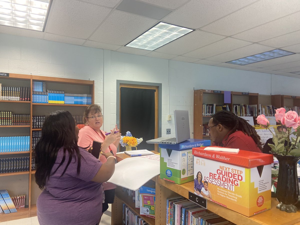 Waller/Riverview staff digging into EL &amp; IM learning targets. Collaboration 🎉 Planning Ahead 🎉 Reflective Questions 🎉 <a href="/wallerwilliams1/">Waller Williams</a> @brooks0706 <a href="/AsstPrinMahin06/">Jonathan Mahin</a> <a href="/ImagineLearning/">Imagine Learning</a> Setting this year off on the right foot!