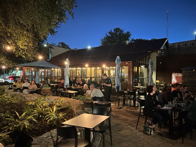 Friends, fresh air, and good food are the best way to celebrate today's holiday, #NationalEatOutsideDay! 🌤️  #NationalEatOutdoorsDay #OutdoorDining #SanAntonioRestaurants