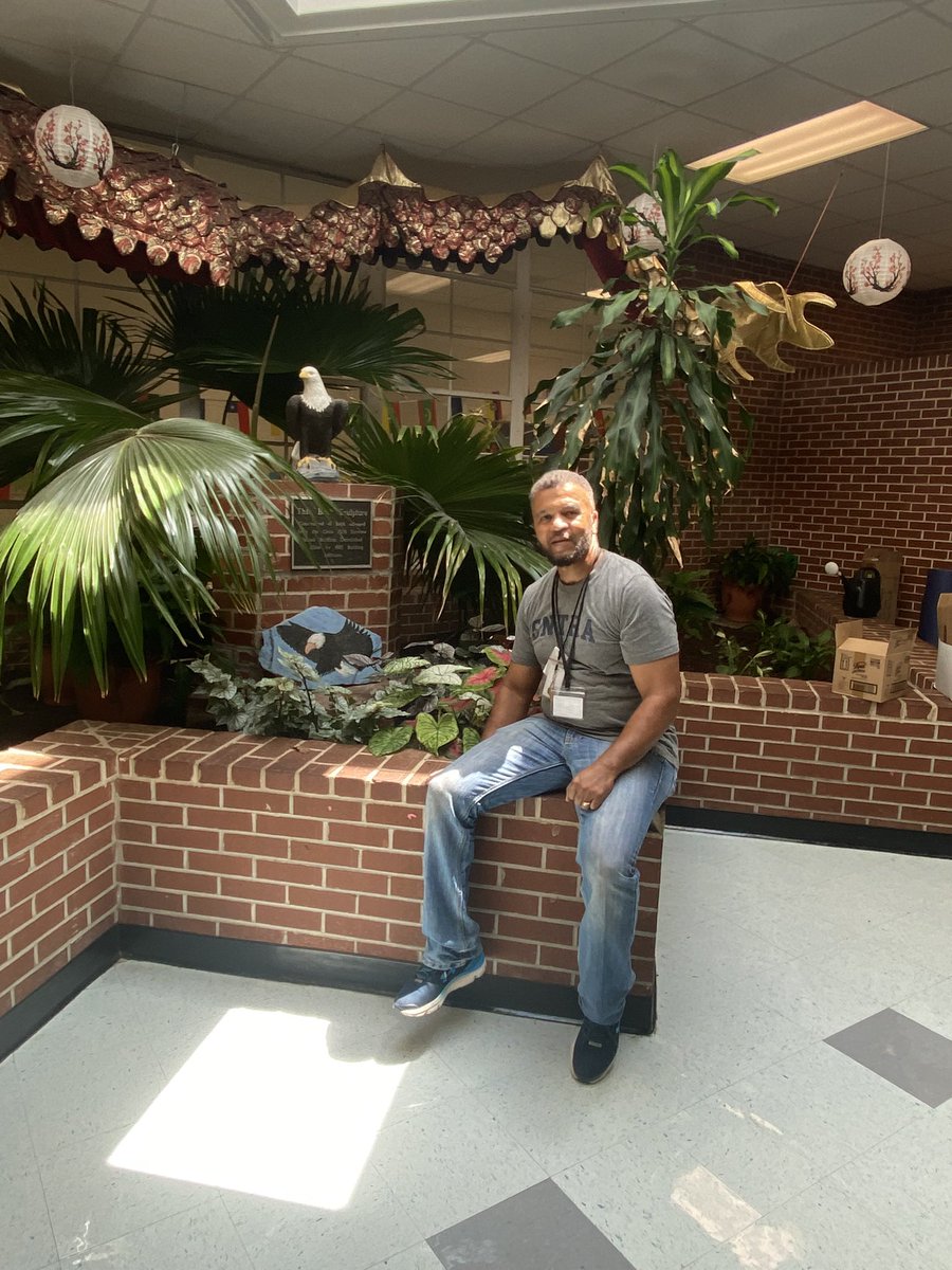 MED_MEDavis's tweet photo. 3 days & counting until the #BestFirstDayEverHCS and I am @Fairview_HCS! The excitement is so high as teachers & support staff are super busy getting ready for Open House today! Amazed by the energy, excitement and commitment! HCS β€οΈ our team of employees! #YouBelongInHenry https://t.co/YYeHHx5WXF
