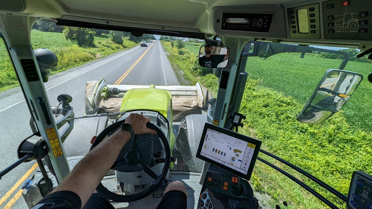 Liking this <a href="/CLAAS_America/">CLAAS North America</a> #Axion 840 more and more.