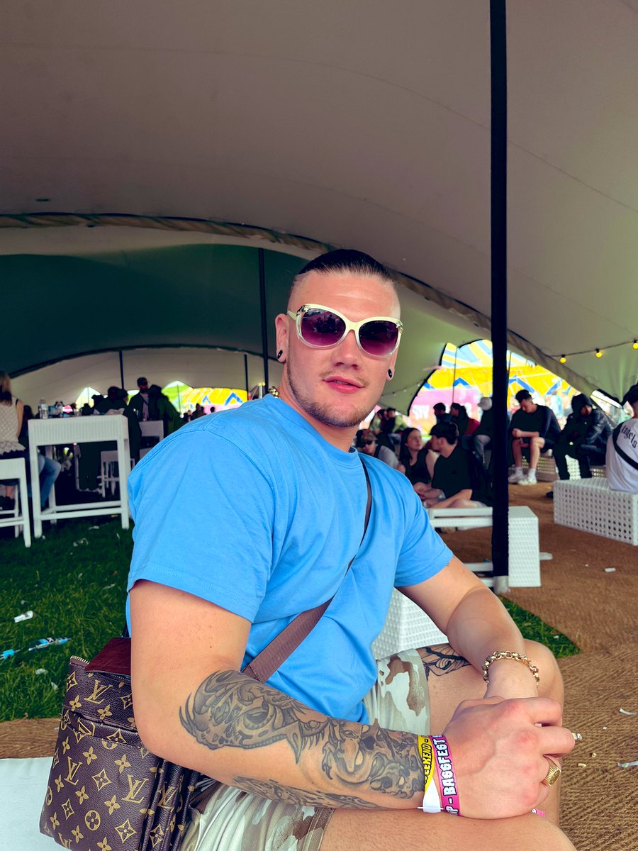 caravanlad's tweet photo. #Bassfest #uk #festival https://t.co/cQwbxtS44l