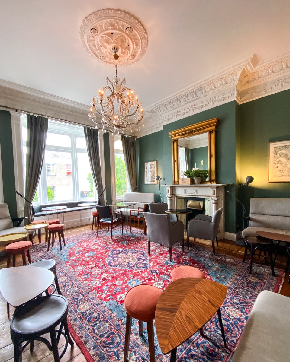 Our Cocktails and Canapés event is happening this Wednesday 2 August! Luxury Spirit Brand Ambassador and 2021 World Class Champion Cal Byrne will collaborate with Delahunt Head Chef Chris Maguire. 

Click here to book your table: loom.ly/qvZDSS4

#dublinbar