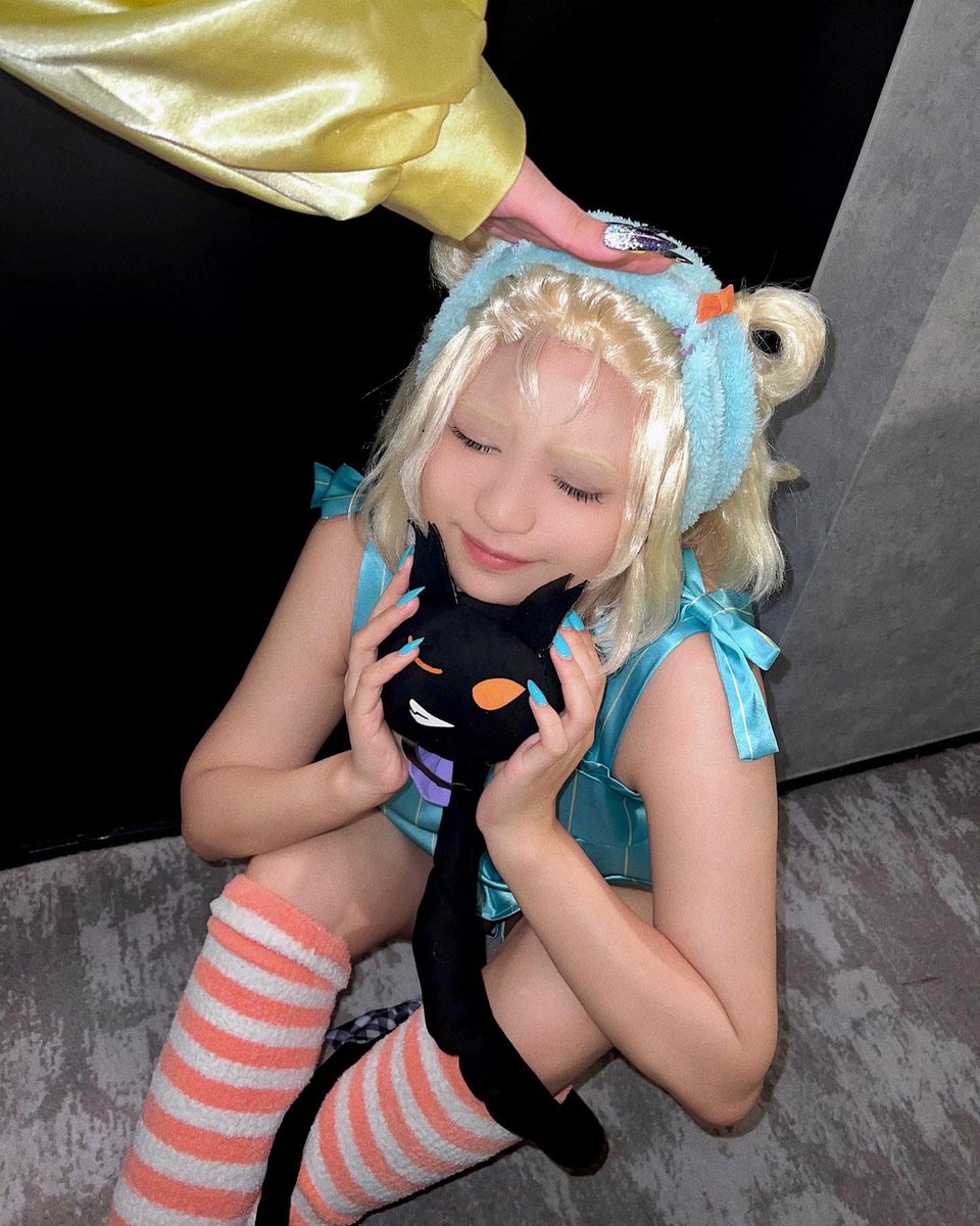 zoosu_cos's tweet photo. Zzzz...

► Millie Parfait @zoosu_cos 
▻ Nina Kosaka (hand) @kaibyyyyyyy 

#millieparfait  #RobePlay @MillieParfait #ninakosaka #kosaplay @NinaKosaka https://t.co/aBypYdPM47