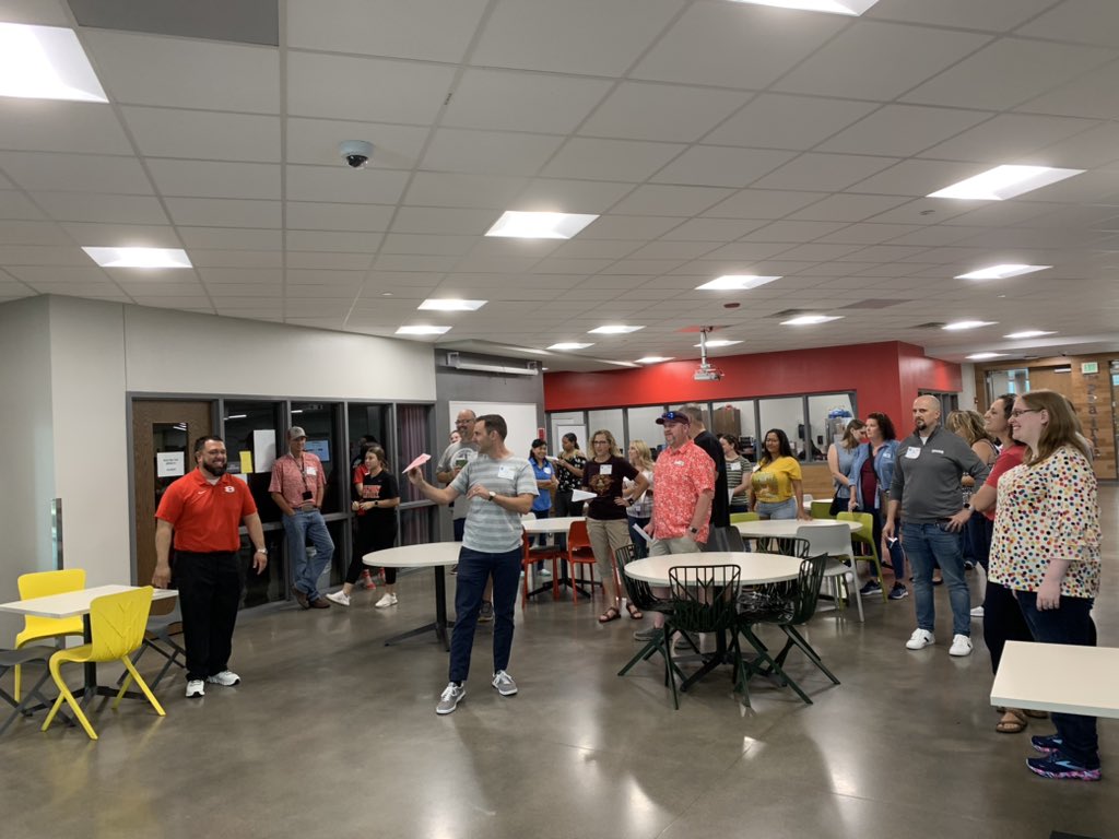 BeltonISD's tweet photo. BISD’s Values &amp; Beliefs are on display today. We still have over 100 openings if you want to join our Big Red Community. #CultureDay #WorldClassEmployees #EngagedWorkforce🍎 https://t.co/57l0rVO5wV