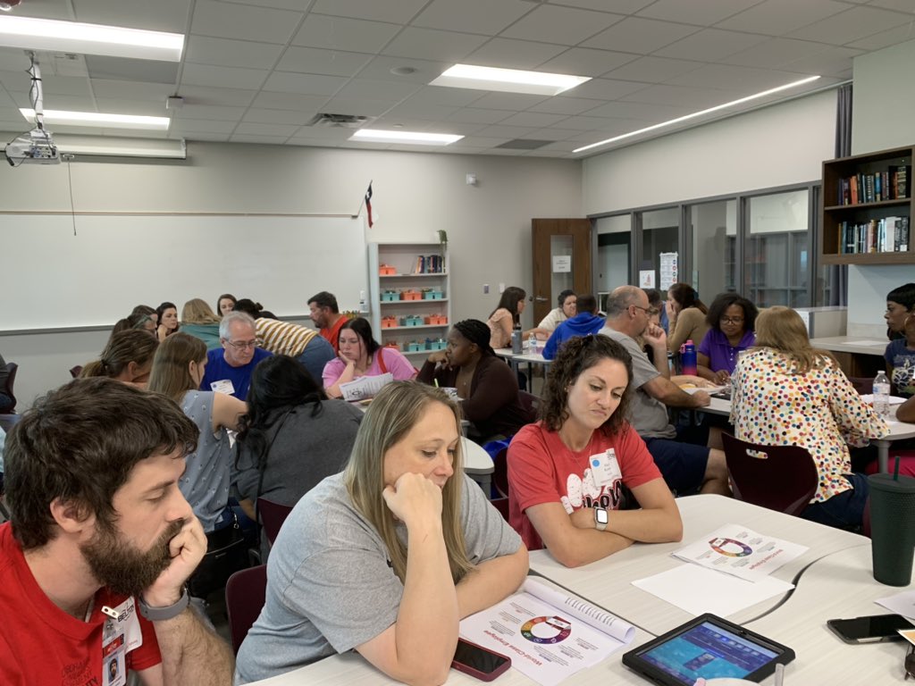 BeltonISD's tweet photo. BISD’s Values &amp; Beliefs are on display today. We still have over 100 openings if you want to join our Big Red Community. #CultureDay #WorldClassEmployees #EngagedWorkforce🍎 https://t.co/57l0rVO5wV