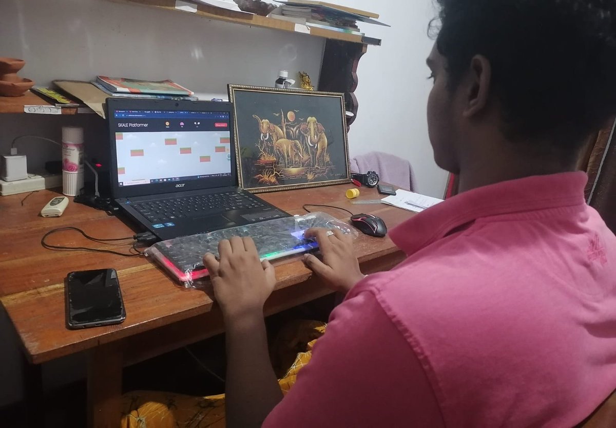 Gayampath's tweet photo. If you want to enjoy your life , you can play games....🎮
 At My room

#GamingwithSKALE #SKALE $SKL
🇱🇰❤️ https://t.co/NJR3TIHtrA