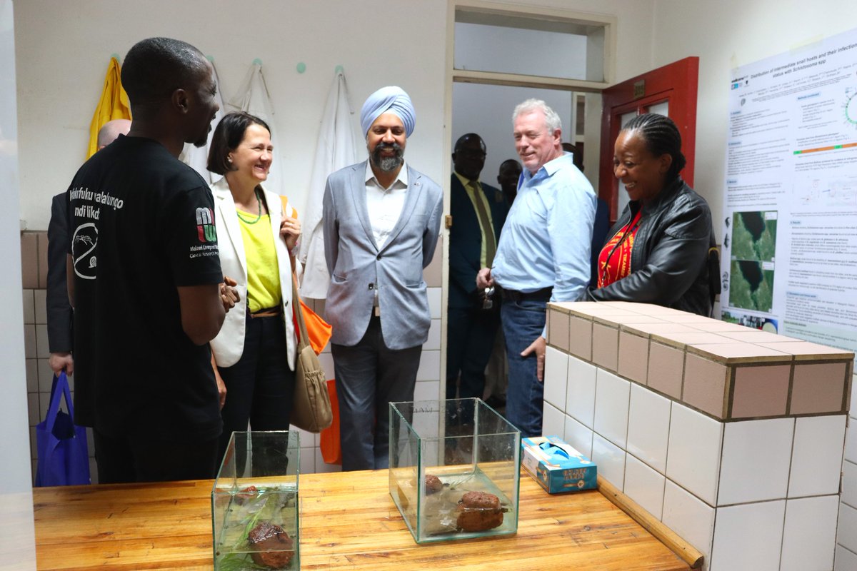 NTDsMalawi's tweet photo. On Thursday, 27th July, our group had the pleasure of hosting the All Party Parliamentary Group(APPG) on malaria and NTDs. We discussed current ongoing research by the group on Schistosomiasis, Rabies and Human African Trypanosomiasis. @MLW_Programme @HUGS_LSTM

#beatntds https://t.co/Ykz8CHs1vr