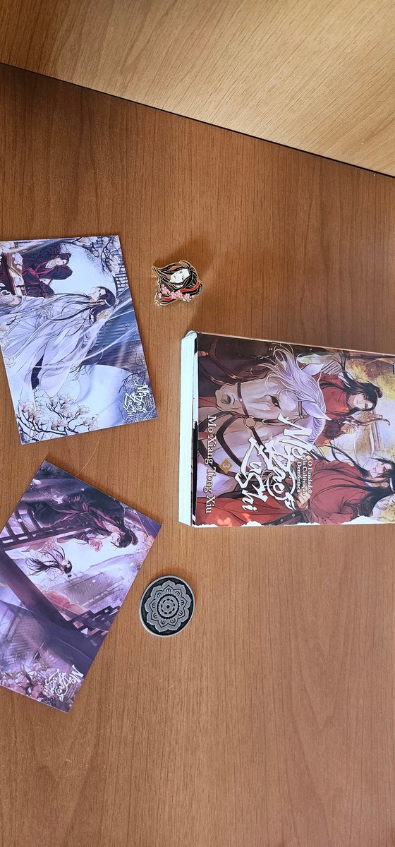 _nigthmoon_'s tweet photo. AHHHH CHEGOU!!! Perfeito como sempre 😔✊️
Fotinha do meu mini altar da MXTX....
@editoranewpop https://t.co/DZCRM8eChH