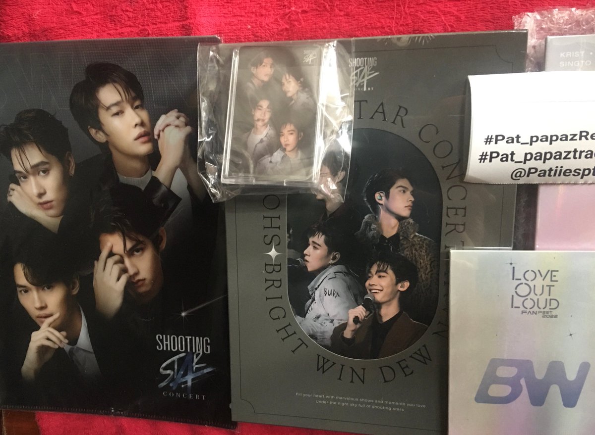 maybemayie's tweet photo. WTS F4 shooting star concert BOXSET
New sealed ✅ Dm @Patiiespt
📷 F4 NEW BOXSET + folder only 1,350 THB
🍀exclusive gift from Pre-order 290฿

#ตลาดนัดดิว #ตลาดนัดไบร์ทวิน #ตลาดนัดgmm 
#ตลานัดgmmtv #ตลาดนัดF4 #สำนักเจสุไร้พ่าย #ไบร์ทวิน #dew_jsu #astrostuffs #REWILDINGCOLLECTION https://t.co/SxrwHjxBZo