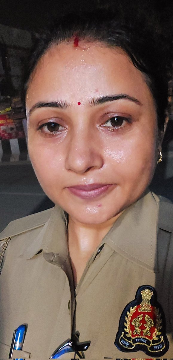 KULDEEPKAURUPP's tweet photo. हमारे यहाँ आज रात्रि 11 बजे  इस समय जनपद देवरिया का मौसम 

31° फील लाइक 42° 🥵🥵🥵

और आप सभी के यहाँ का क्या हाल है https://t.co/VVzYqZwVQQ
