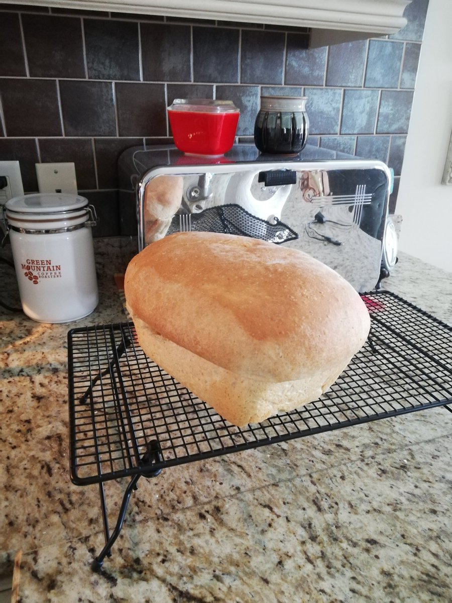 I'm on a roll! 🤣 Loaf #2
It keeps disappearing #hubby
#TwitterBaking #bread