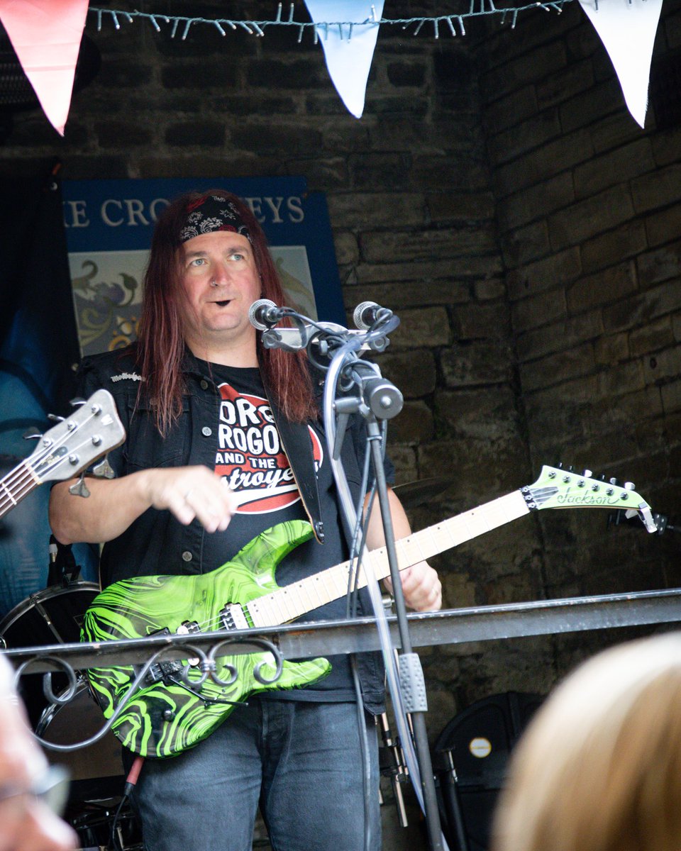 silverthornrock's tweet photo. You can always rely on a guitarist to pull some funny faces. https://t.co/zjRuBulfiA