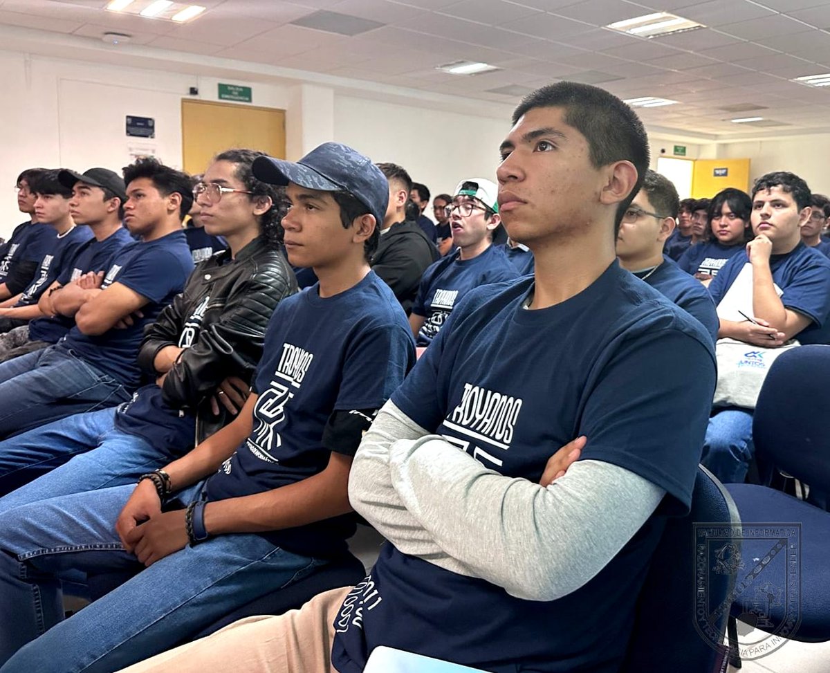 ¡𝗕𝗜𝗘𝗡𝗩𝗘𝗡𝗜𝗗𝗔𝗦 𝗬 𝗕𝗜𝗘𝗡𝗩𝗘𝗡𝗜𝗗𝗢𝗦!
Las y los estudiantes de primer semestre, acudieron al 𝗖𝗨𝗥𝗦𝗢 𝗗𝗘 𝗜𝗡𝗗𝗨𝗖𝗖𝗜Ó𝗡, que se llevó a cabo el pasado 24 de julio en las instalaciones de nuestro campus.