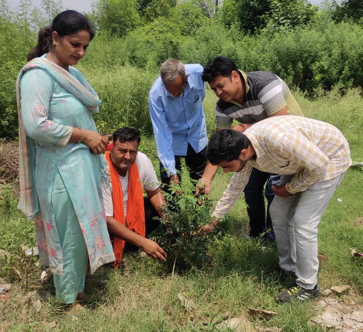 bdo_baribrahmna's tweet photo. “Meri Maati Mera Desh” awareness campaign in various Panchayats of Block Bari Brahmana.
#MeriMaatiMeraDesh
@OfficeOfLGJandK @mopr_goi 
@dcsambaoffice @Abhi1shrma @ACDSamba @SidharathGD https://t.co/C8ubzahbDn