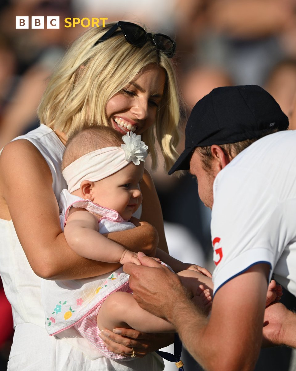 Happy family! ❤️

#BBCCricket #Ashes