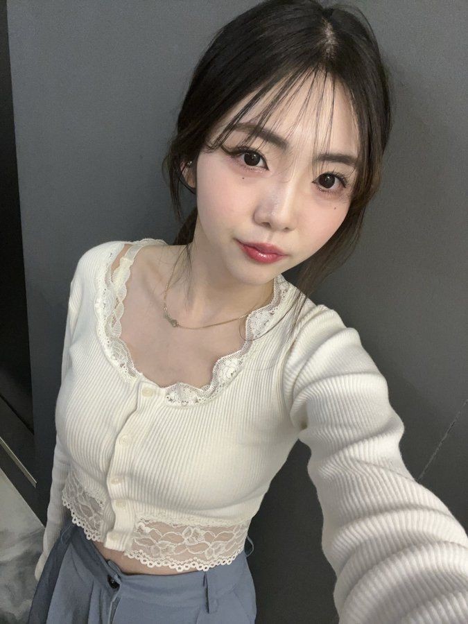 maby_dari's tweet photo. Please comeback, our princess ChaeY
#CRAXYISFIVE
#BringBackChaeY https://t.co/CZEkLvSY1v