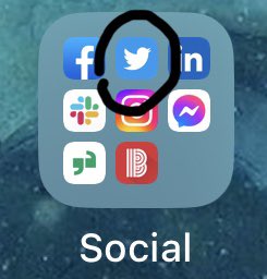 yigaledery's tweet photo. That bird does not want to die... 😜

Same iphone, folder open and closed. https://t.co/UesBjoW5KU