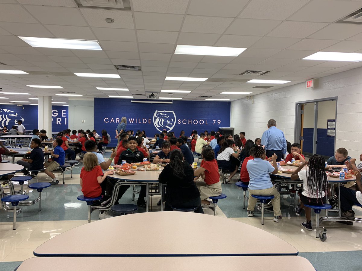 brynn_kardash's tweet photo. Big things happening @CWilde79 on the first day!  Students showing they know the procedures in the cafeteria.  I got to stop by a math lesson and observe flash cards being used during a restroom break!  Going to be a great year! @TheMr_Warren #IPSFirstDay #WatchUsWork https://t.co/IuX7XBx77I