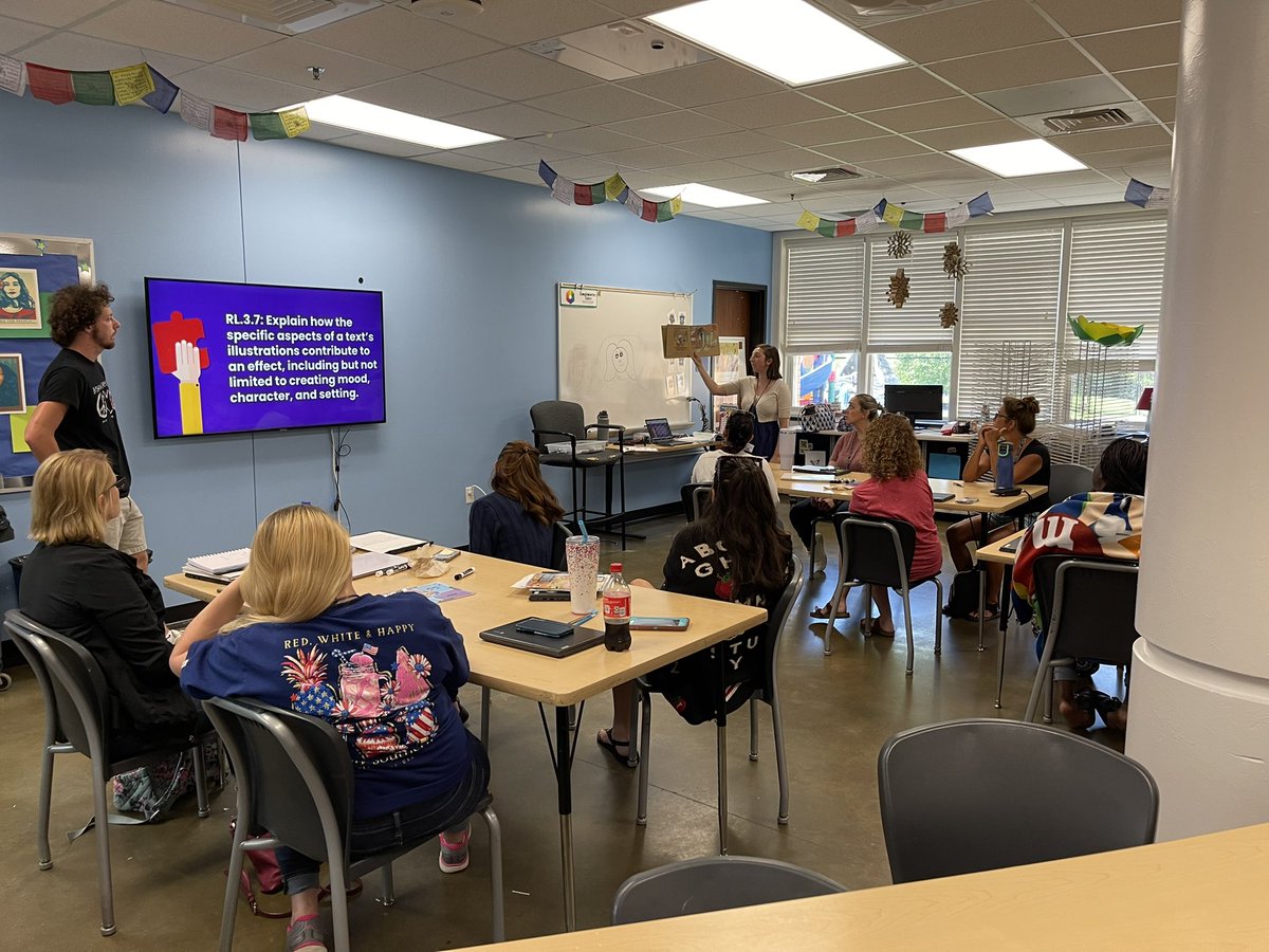 lyndseyleeduke's tweet photo. Our @bristowelem teachers are working hard learning about high quality instruction with some of our teacher leaders that attended trainings throughout the summer. https://t.co/iG5tQkO9SY