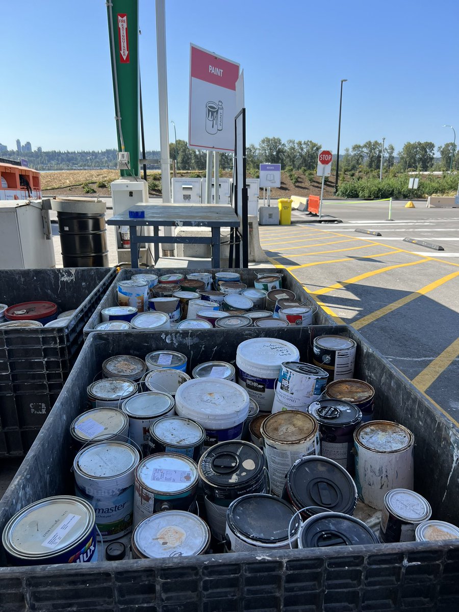 fionama's tweet image. Visited @MetroVancouver’s new United Boulevard Recycling and Waste Centre in @cityofcoquitlam which opened in March 2022. It is the cleanest facility we have ever toured! 💕the easy-to-use refundable beverage container depot. #CFEE
